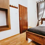 Erasmus Dorm Hostel *