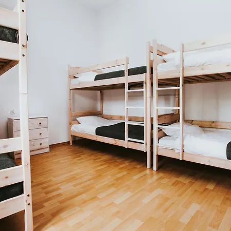 Vandrarhem Erasmus Dorm *