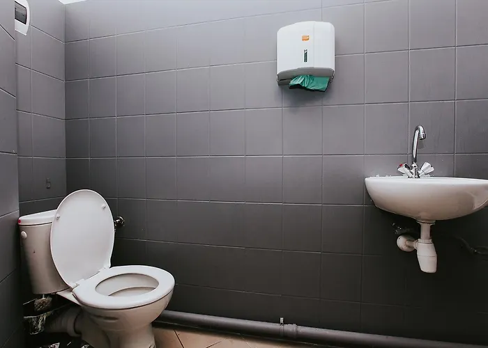 Erasmus Dorm Hostel *